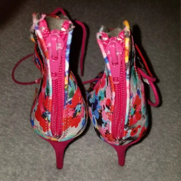 6.5M Lace-up Peep Toe High Heels w/ Zipper - Picture 5 of 7